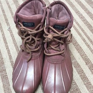 sperry women's saltwater pop outsole rain boot